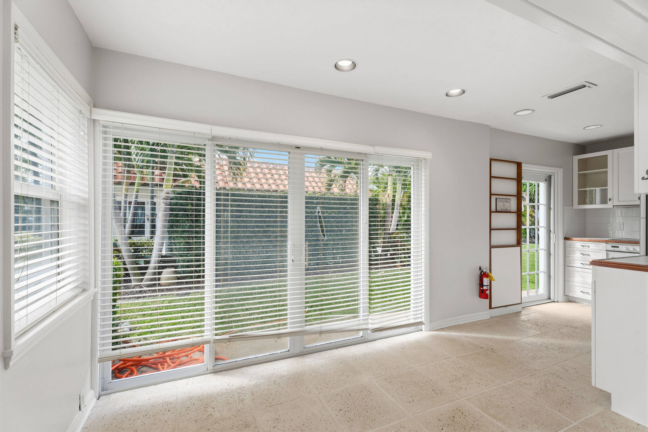 POINT MANALAPAN COTTAGE COLONY - Residential