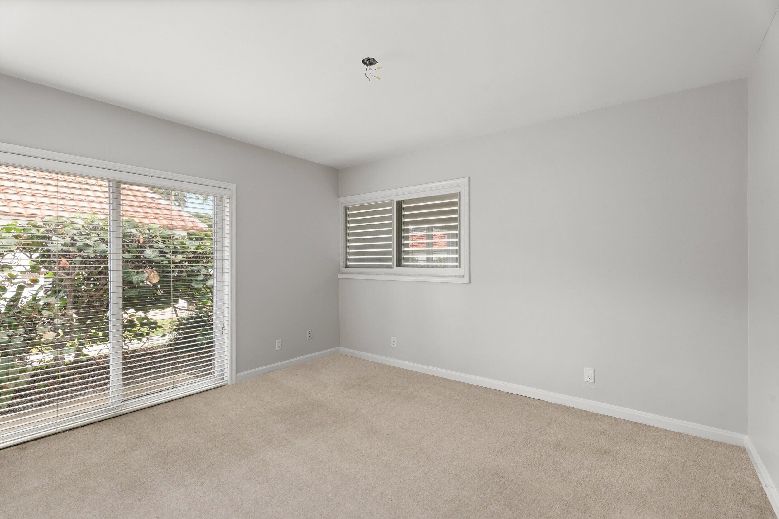 POINT MANALAPAN COTTAGE COLONY - Residential