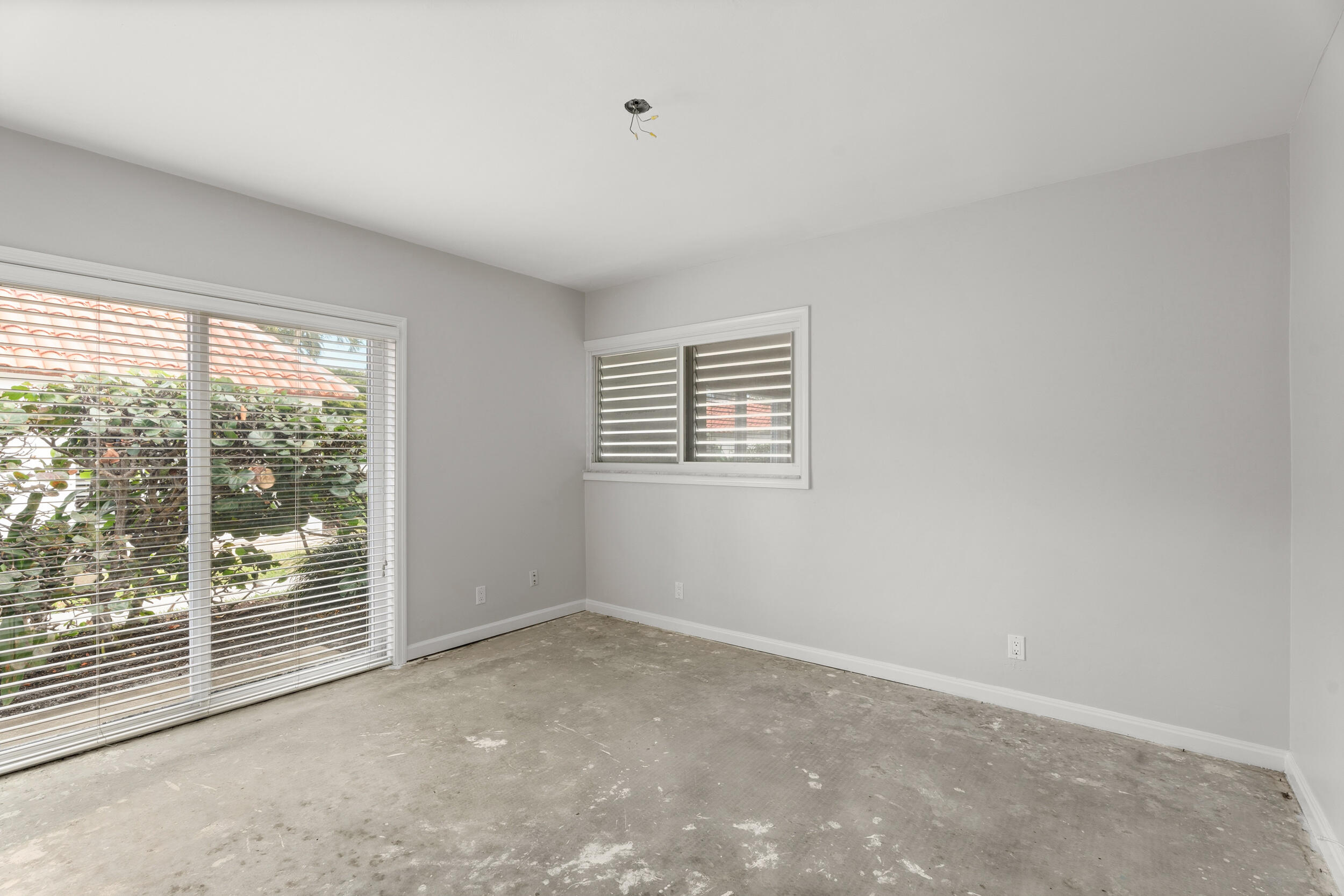 POINT MANALAPAN COTTAGE COLONY - Residential