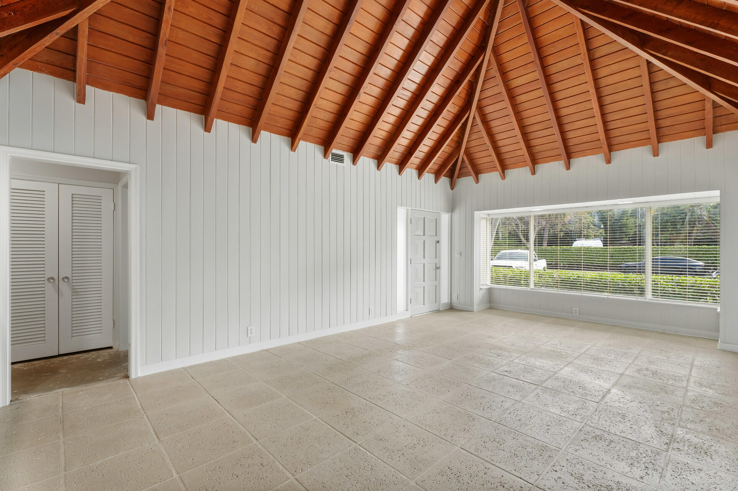 POINT MANALAPAN COTTAGE COLONY - Residential