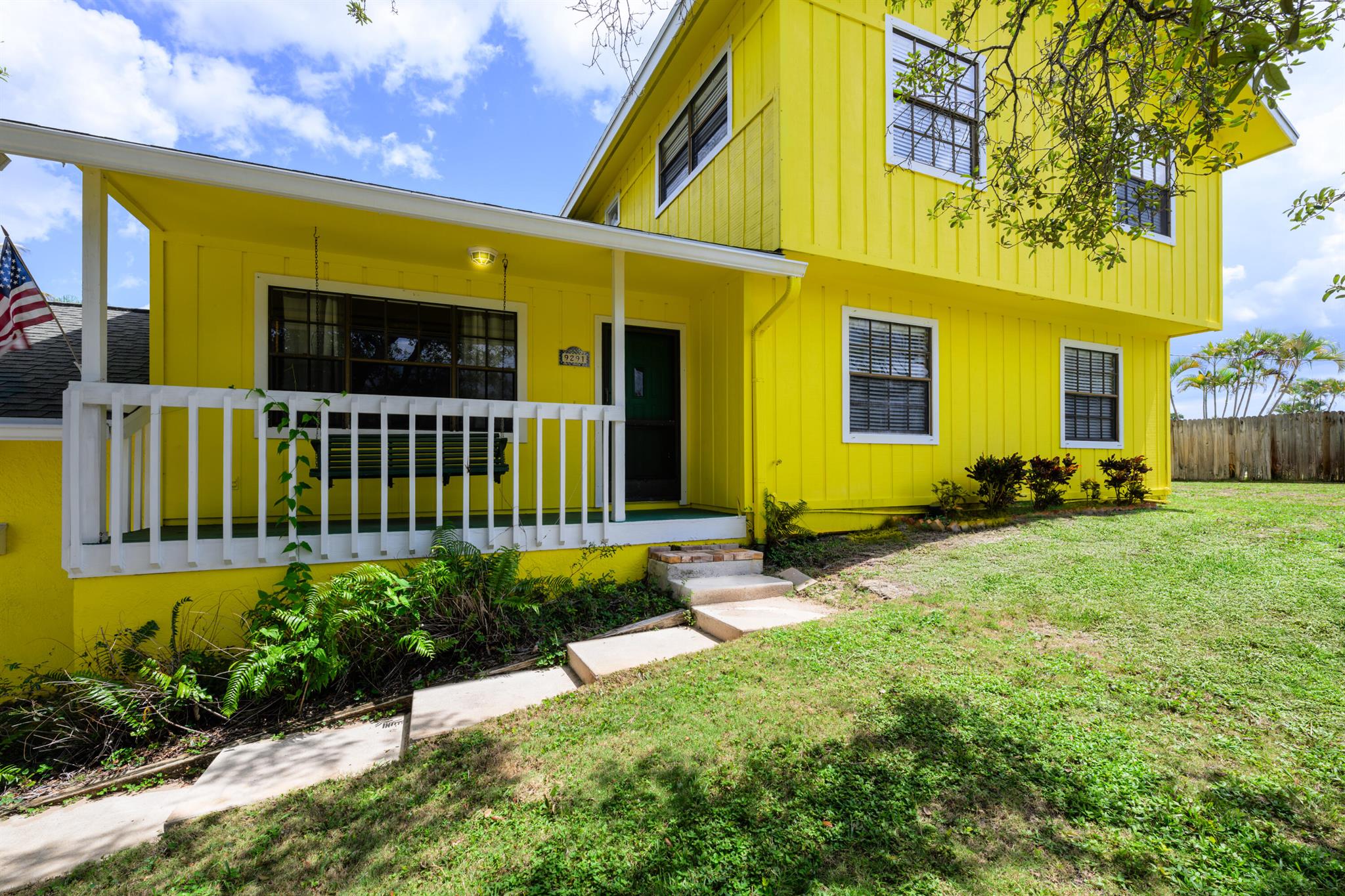 9291 SE Duncan Street, Hobe Sound, FL, 33455/$799,000 3 9291 SE Duncan Street