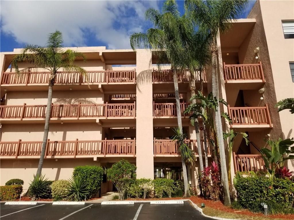 Photo of 1021 Mockingbird Lane #204, Plantation, FL 33324 (MLS # F10513482)