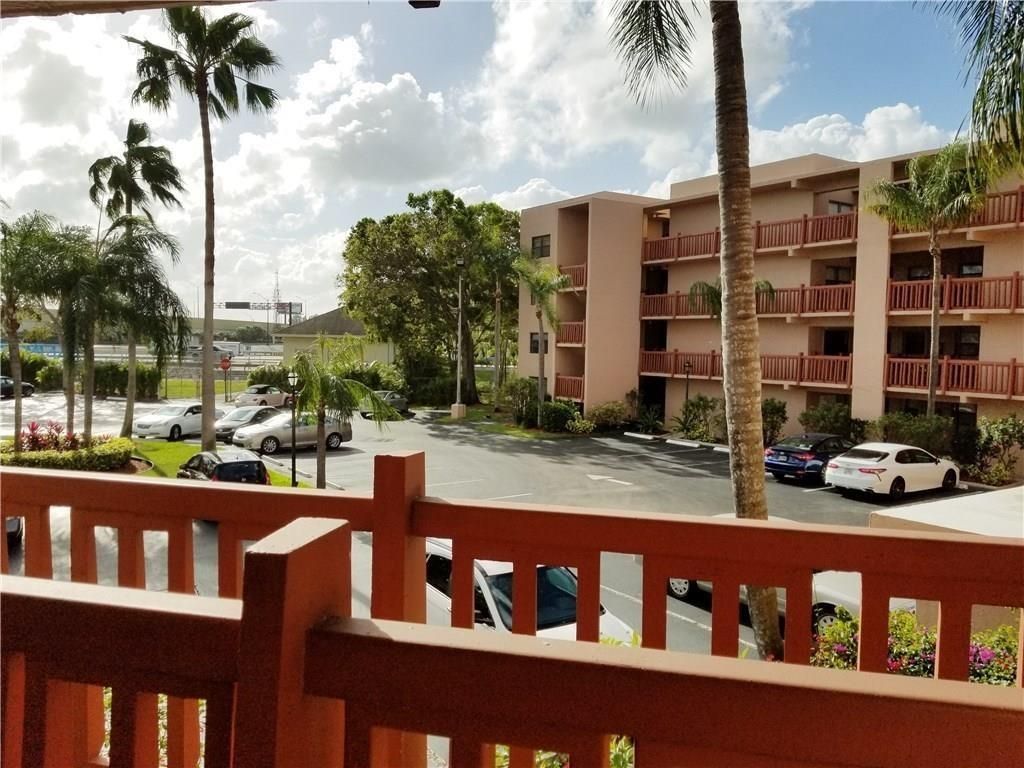 Photo of 1021 Mockingbird Lane #204, Plantation, FL 33324 (MLS # F10513482)