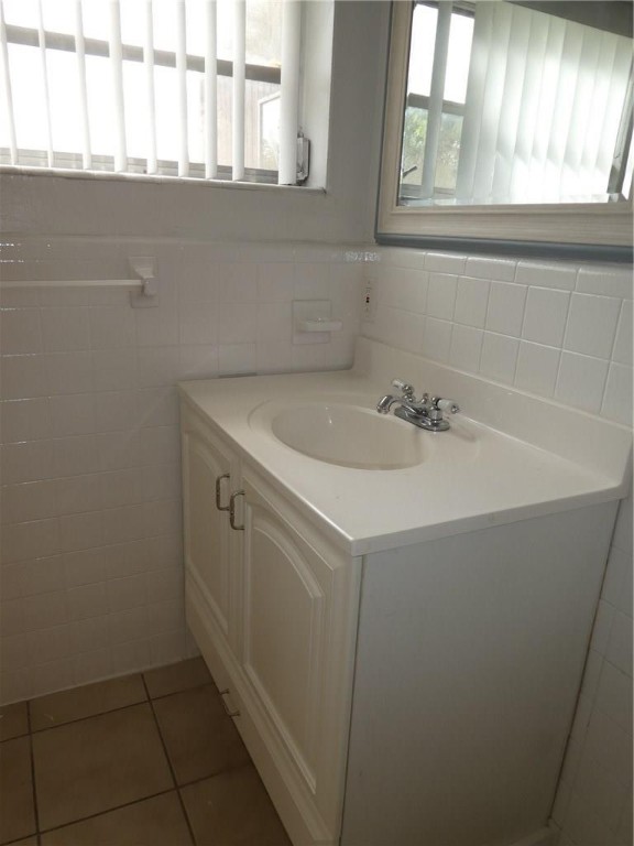 LAUDERDALE LAKES EAST GAT - Residential