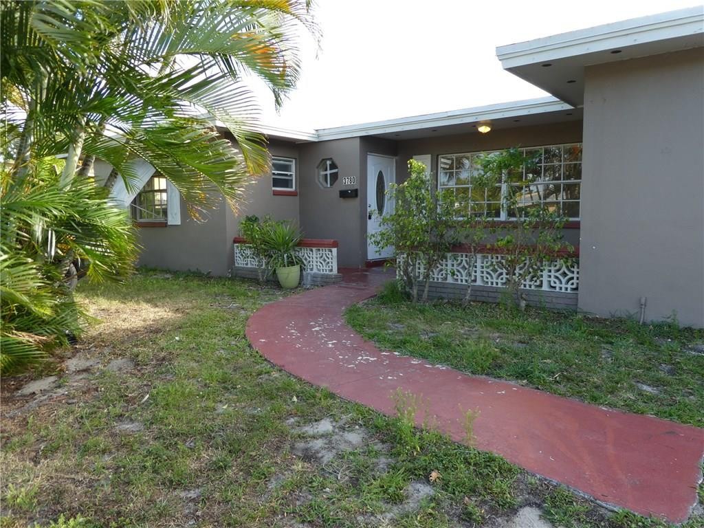 LAUDERDALE LAKES EAST GAT - Residential