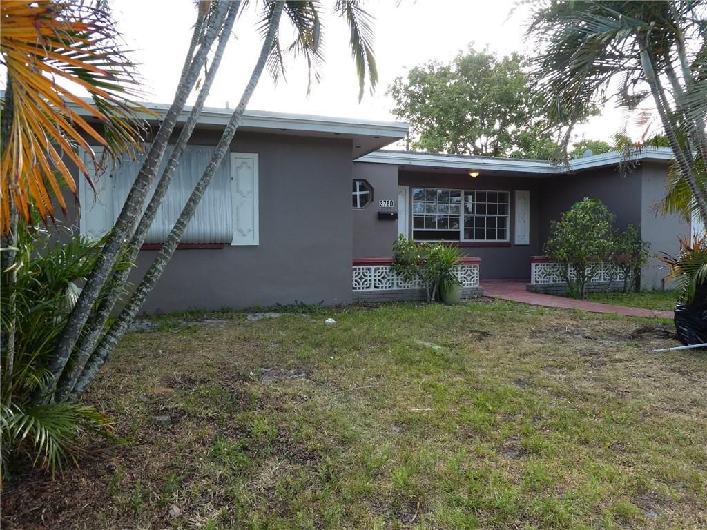 LAUDERDALE LAKES EAST GAT - Residential
