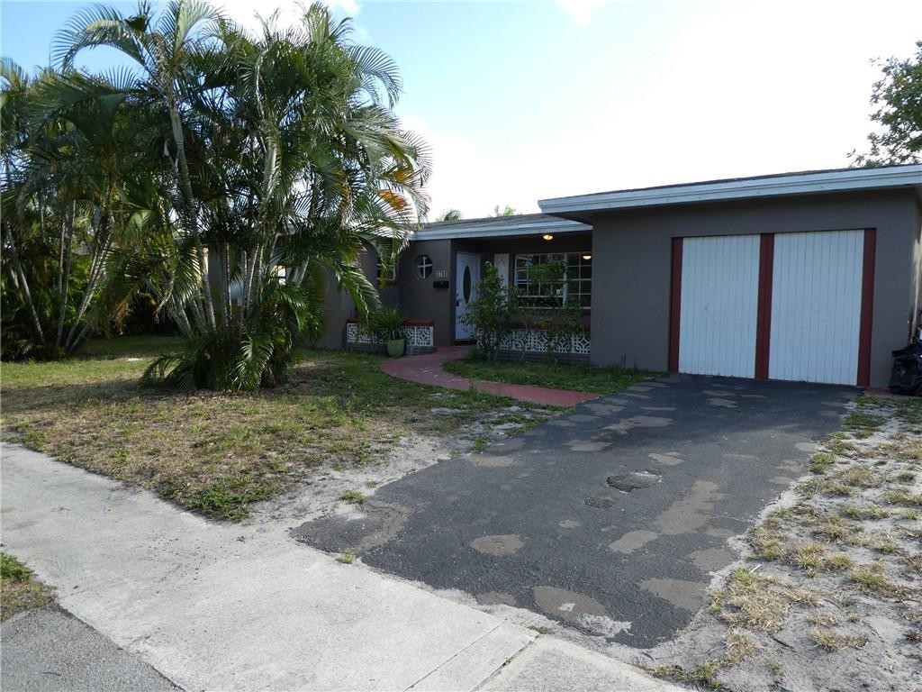LAUDERDALE LAKES EAST GAT - Residential