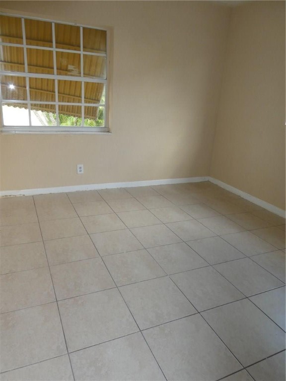 LAUDERDALE LAKES EAST GAT - Residential