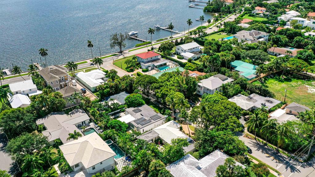 EDGEWATER - Residential