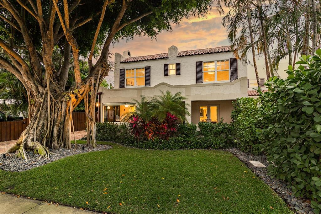 Photo of 130 Greenwood Drive, West Palm Beach, FL 33405 (MLS # R10711942)