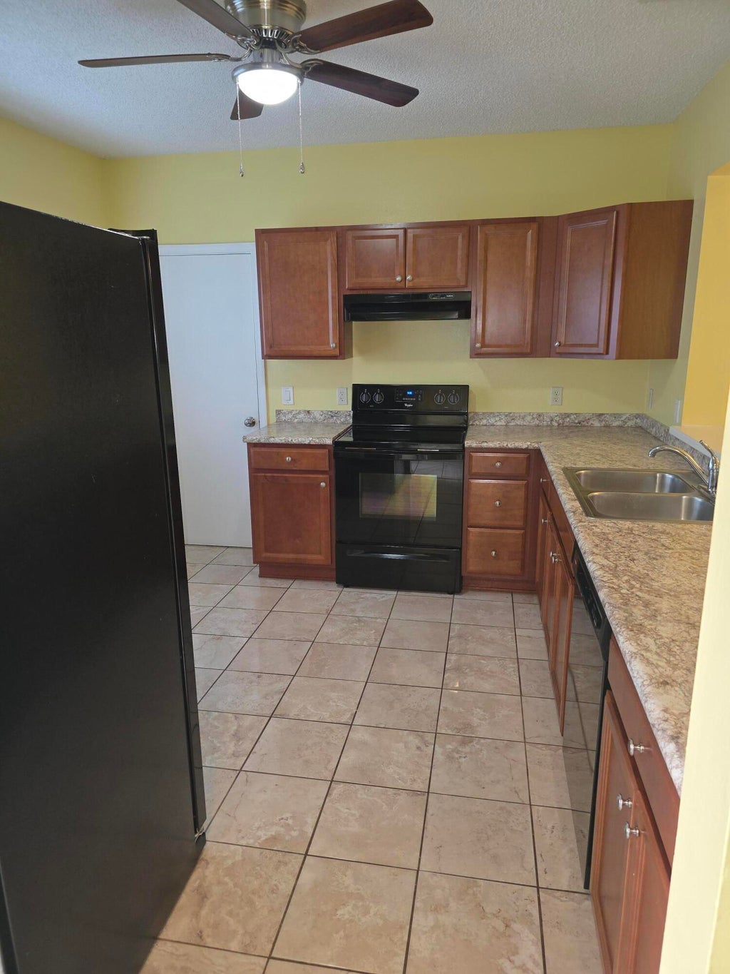 Photo of 6004 N GOLDEN BEAUTY Lane #6004, Tamarac, FL 33321 (MLS # B26093486)