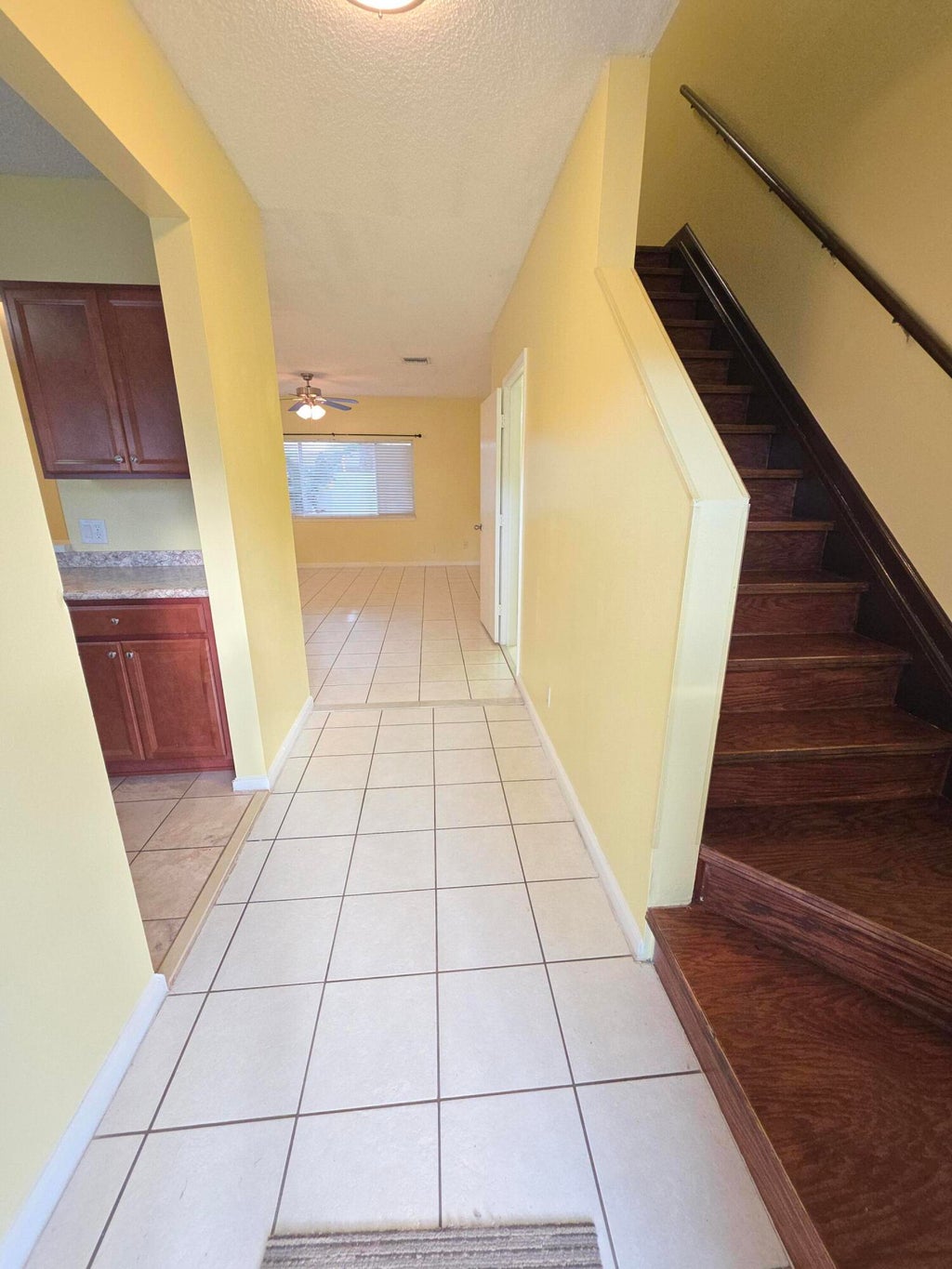 Photo of 6004 N GOLDEN BEAUTY Lane #6004, Tamarac, FL 33321 (MLS # B26093486)