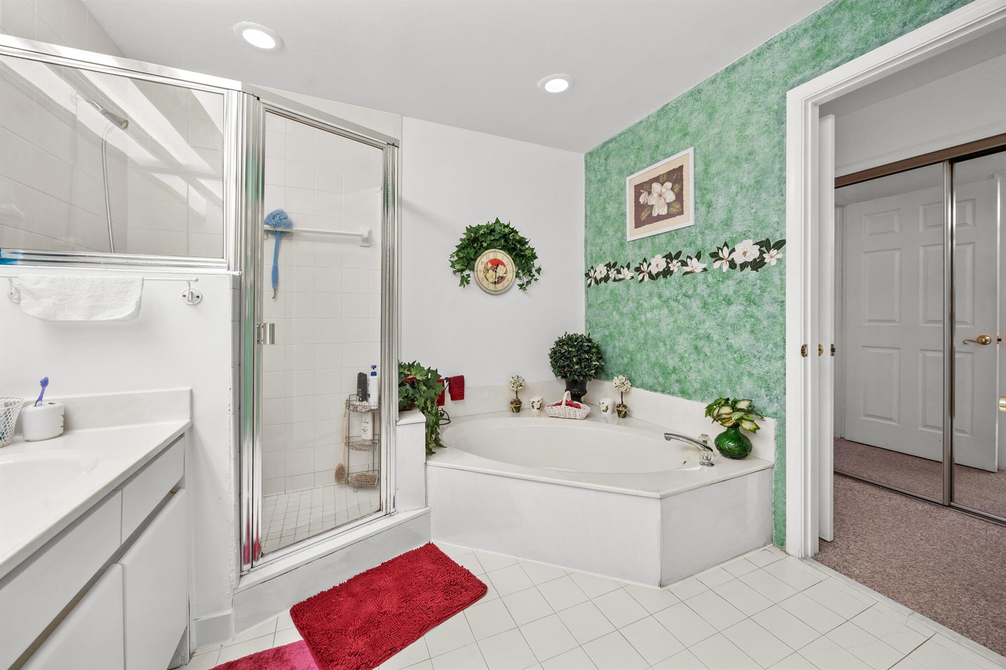 ST ANDREWS GLEN CONDO - Residential