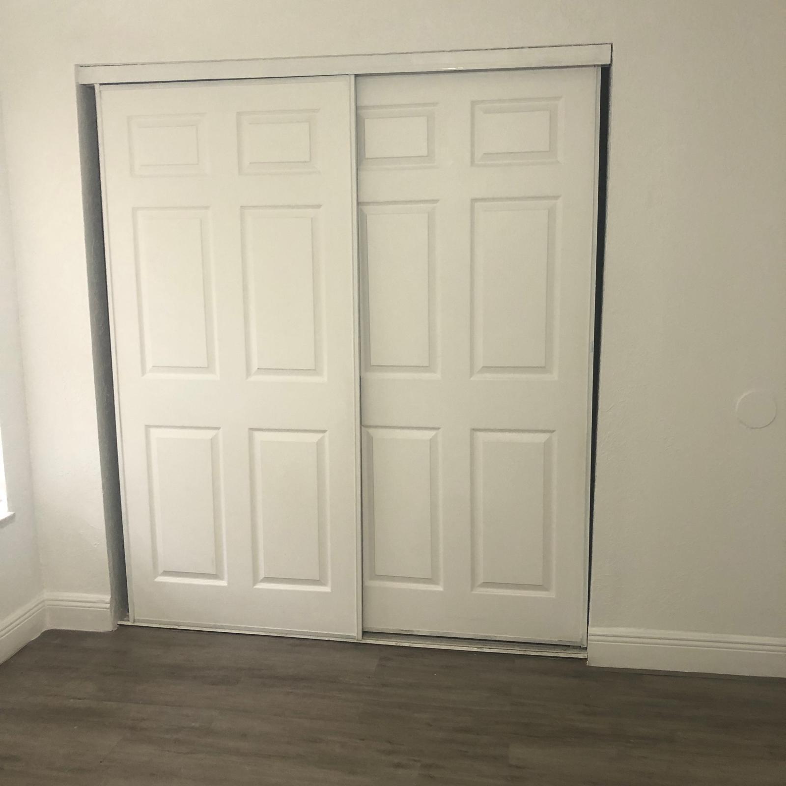 BROOKFIELD SQUARE CONDO - Residential Lease