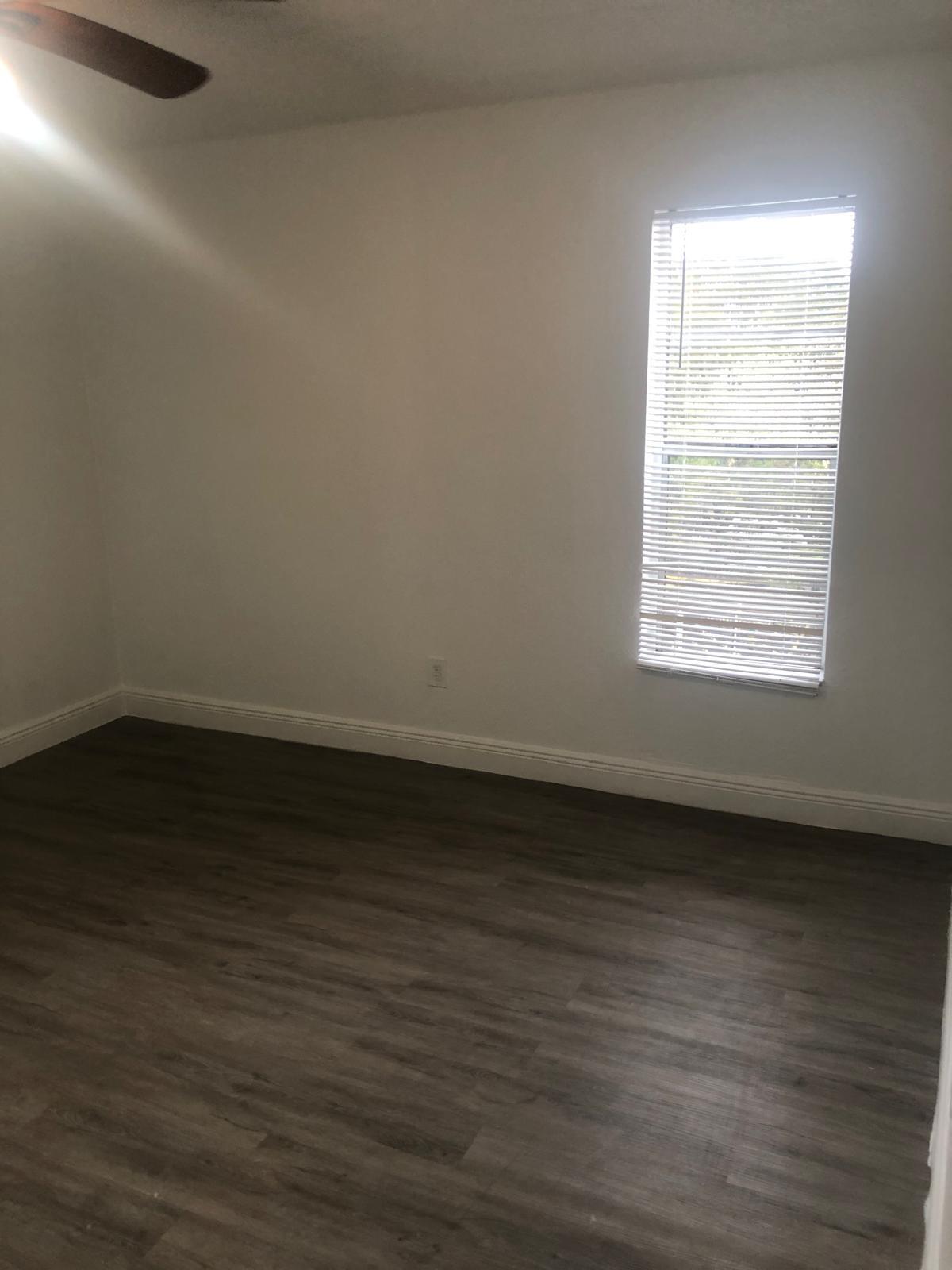 BROOKFIELD SQUARE CONDO - Residential Lease