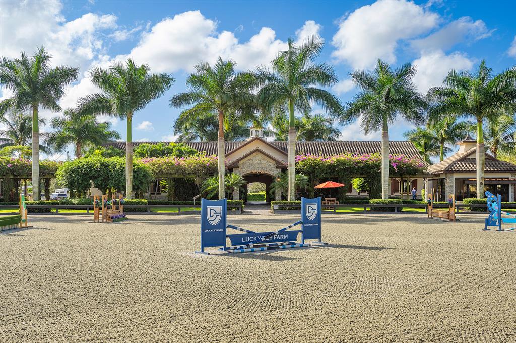 PALM BEACH POINT - Residential