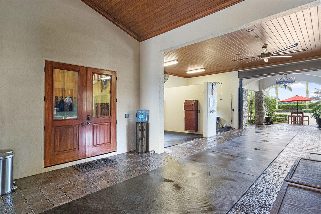 PALM BEACH POINT - Residential