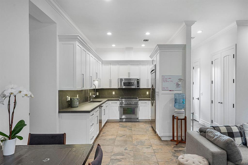 PALM BEACH POINT - Residential