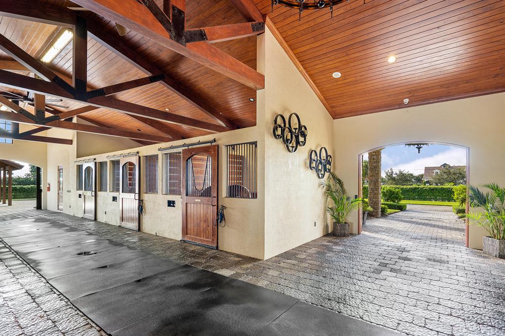 PALM BEACH POINT - Residential