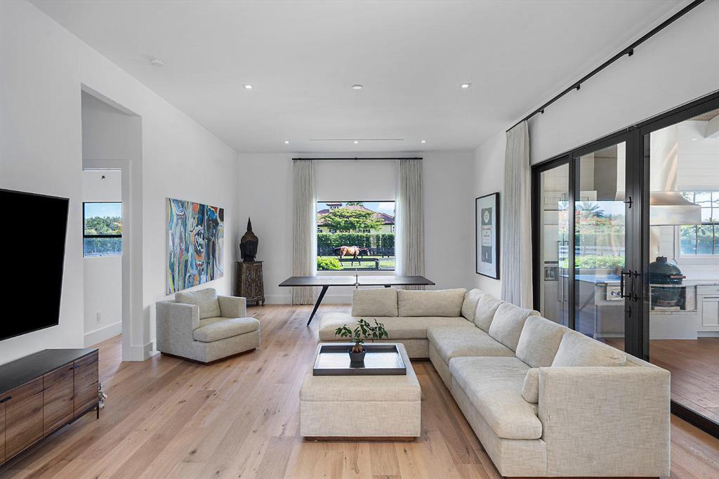 PALM BEACH POINT - Residential