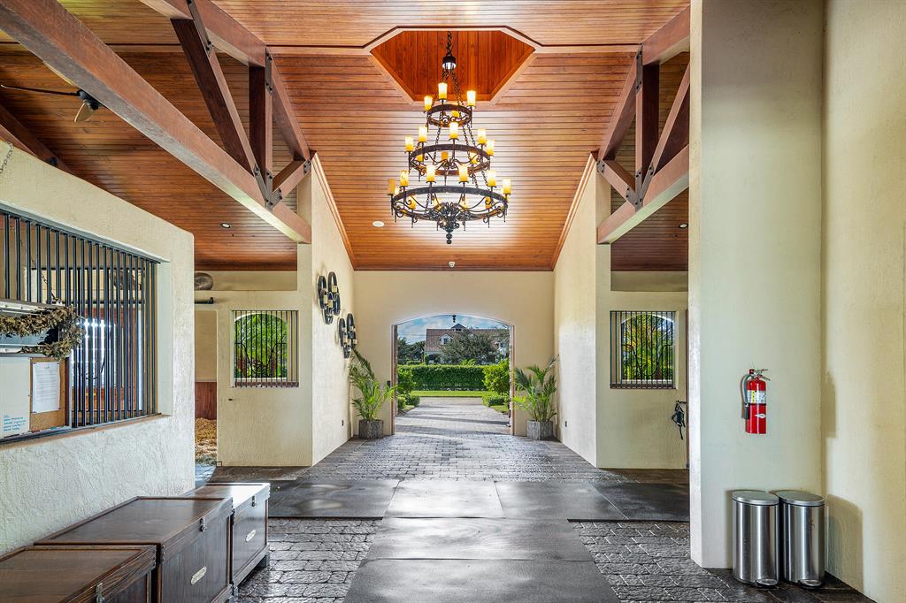 PALM BEACH POINT - Residential