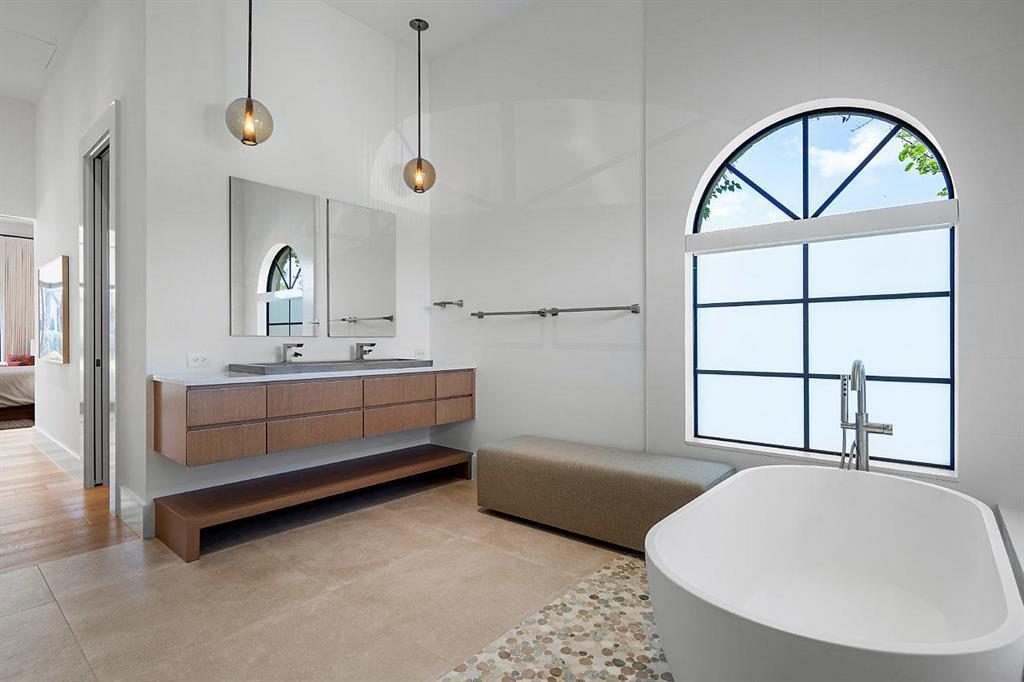 PALM BEACH POINT - Residential