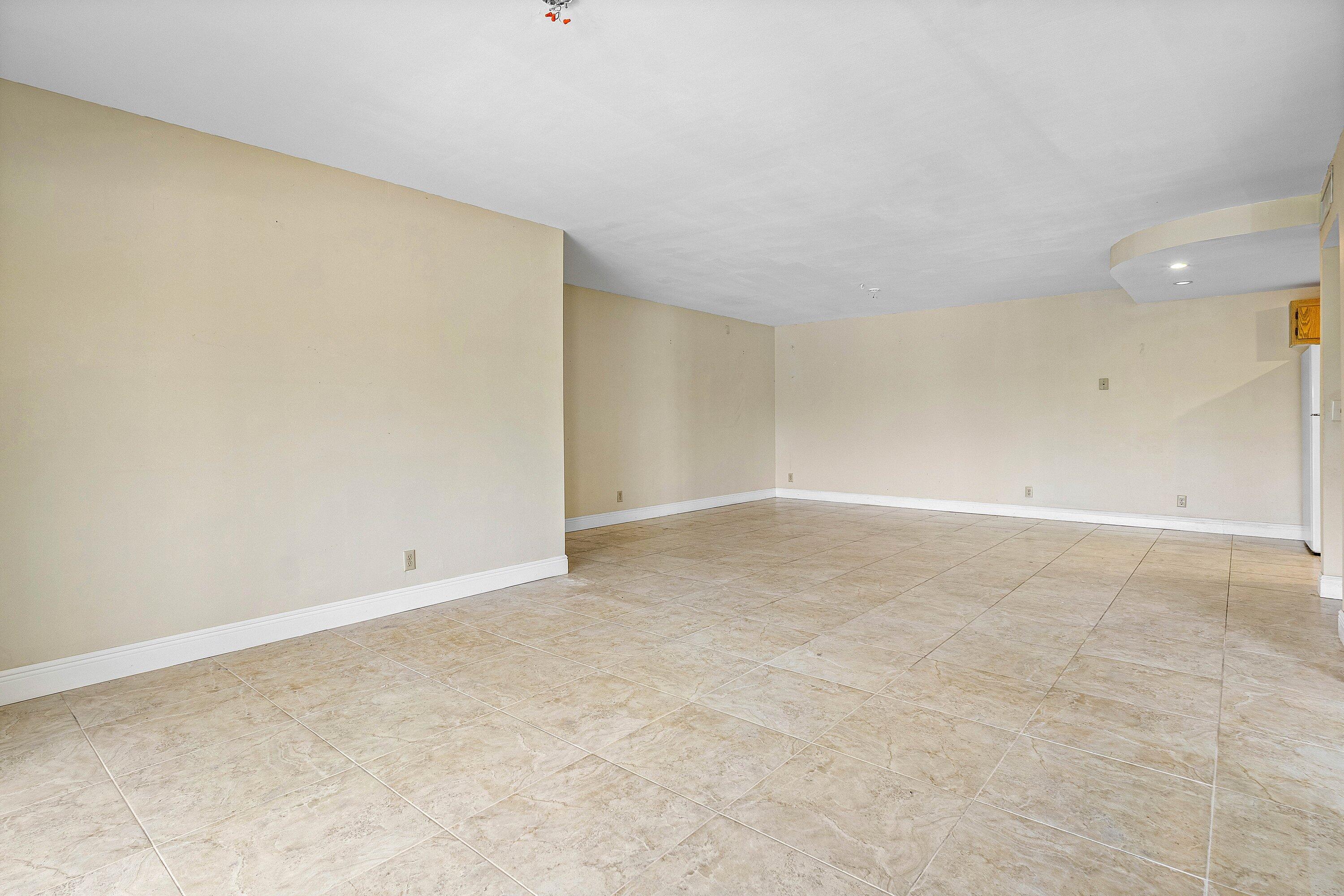 PINE RIDGE NORTH VILLAGE IV CONDO - Residential