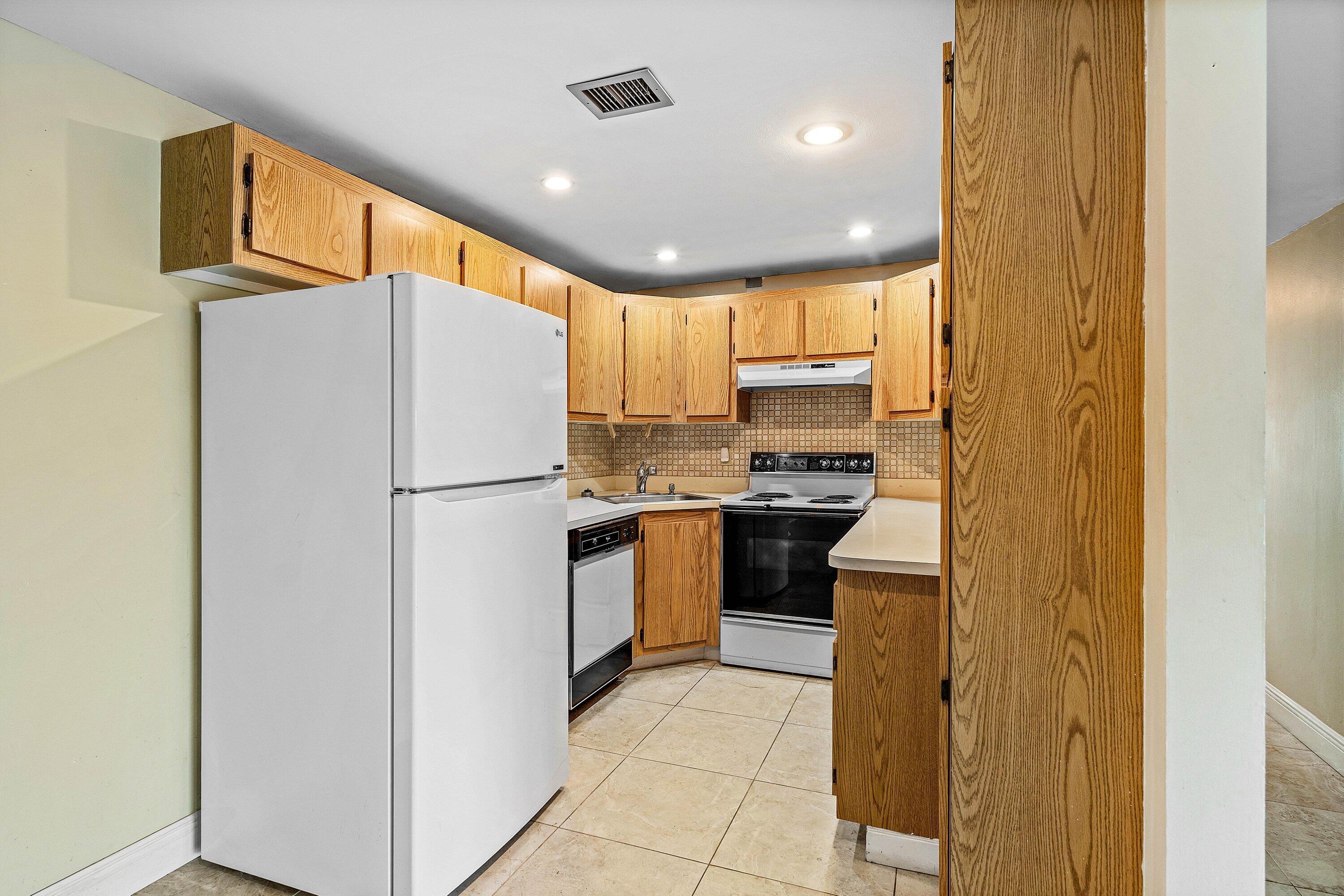 PINE RIDGE NORTH VILLAGE IV CONDO - Residential