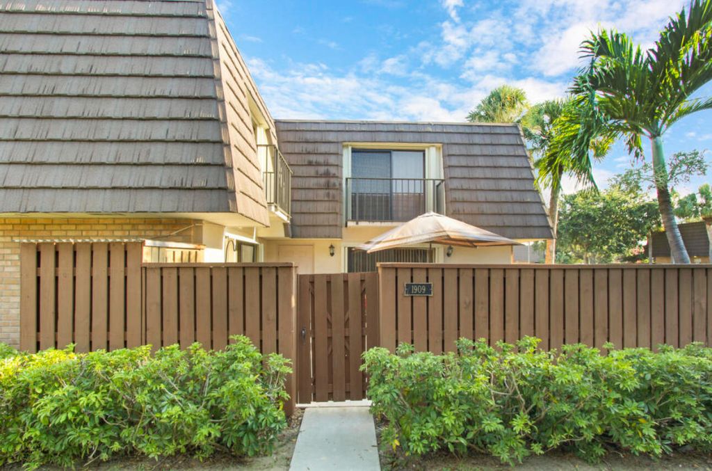 Photo of 1909 19th Court #33a, Jupiter, FL 33477 (MLS # B26020882)