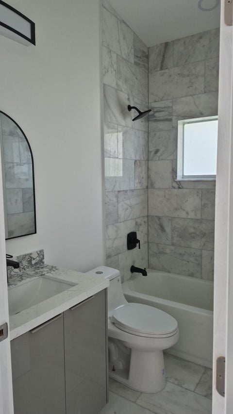 Tiny photo for 111 NE 45 Street, Oakland Park, FL 33334 (MLS # F10536460)