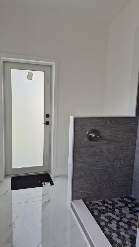 Tiny photo for 111 NE 45 Street, Oakland Park, FL 33334 (MLS # F10536460)