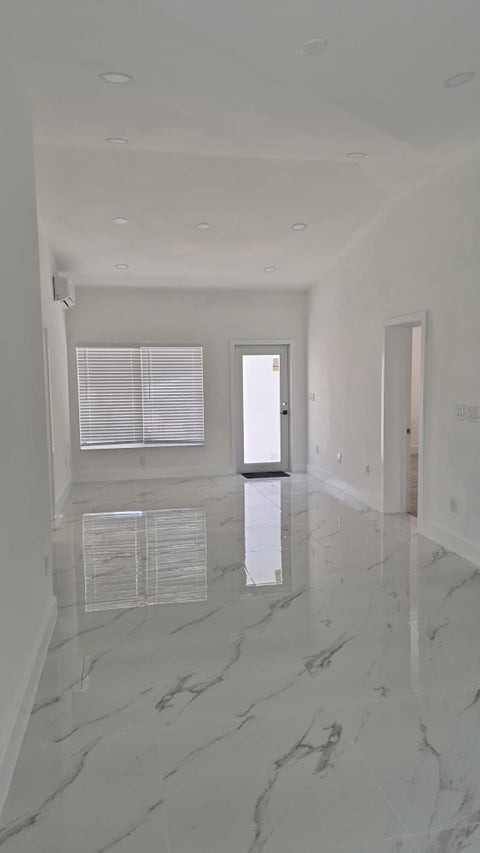Tiny photo for 111 NE 45 Street, Oakland Park, FL 33334 (MLS # F10536460)