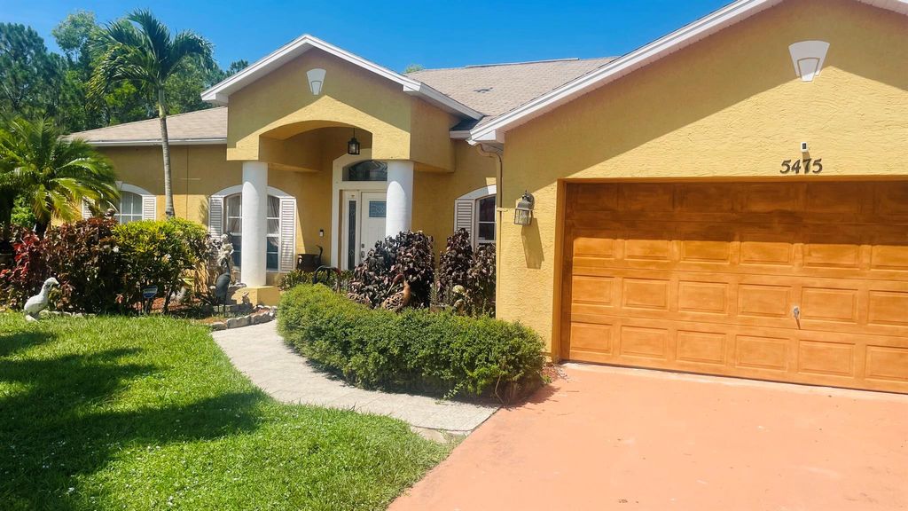 Photo of 5475 NW North Crisona Circle, Port St Lucie, FL 34986 (MLS # R11005947)