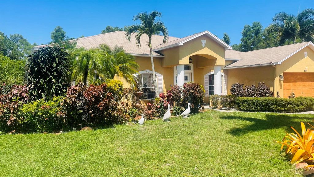 Photo of 5475 NW North Crisona Circle, Port St Lucie, FL 34986 (MLS # R11005947)