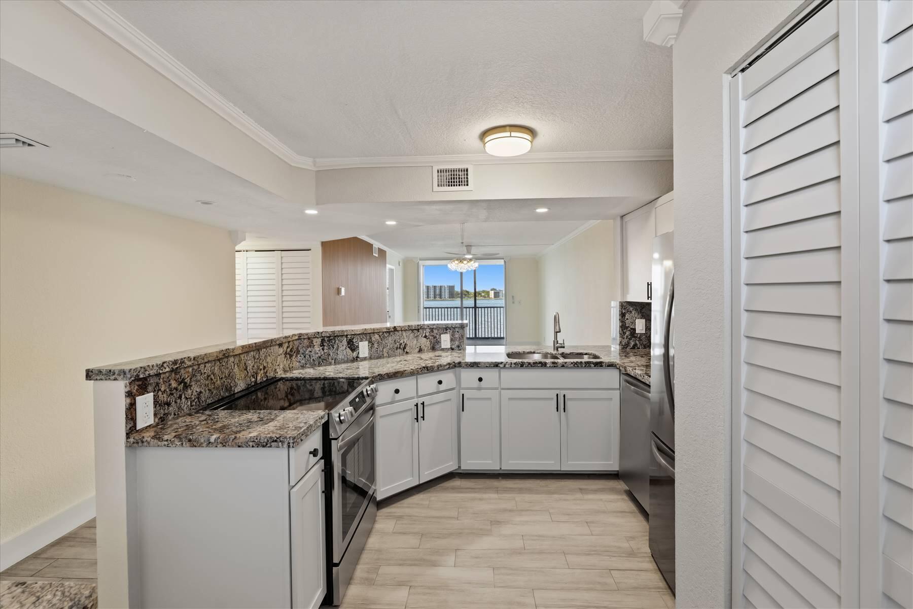 115 Lake Emerald Drive 304