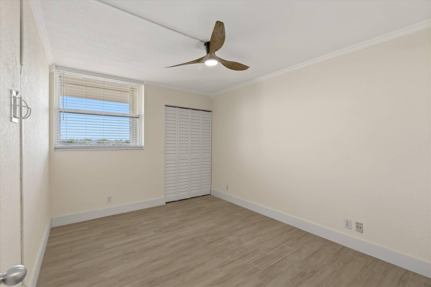 LAKE EMERALD CONDOMINIUM NO SIX - Residential