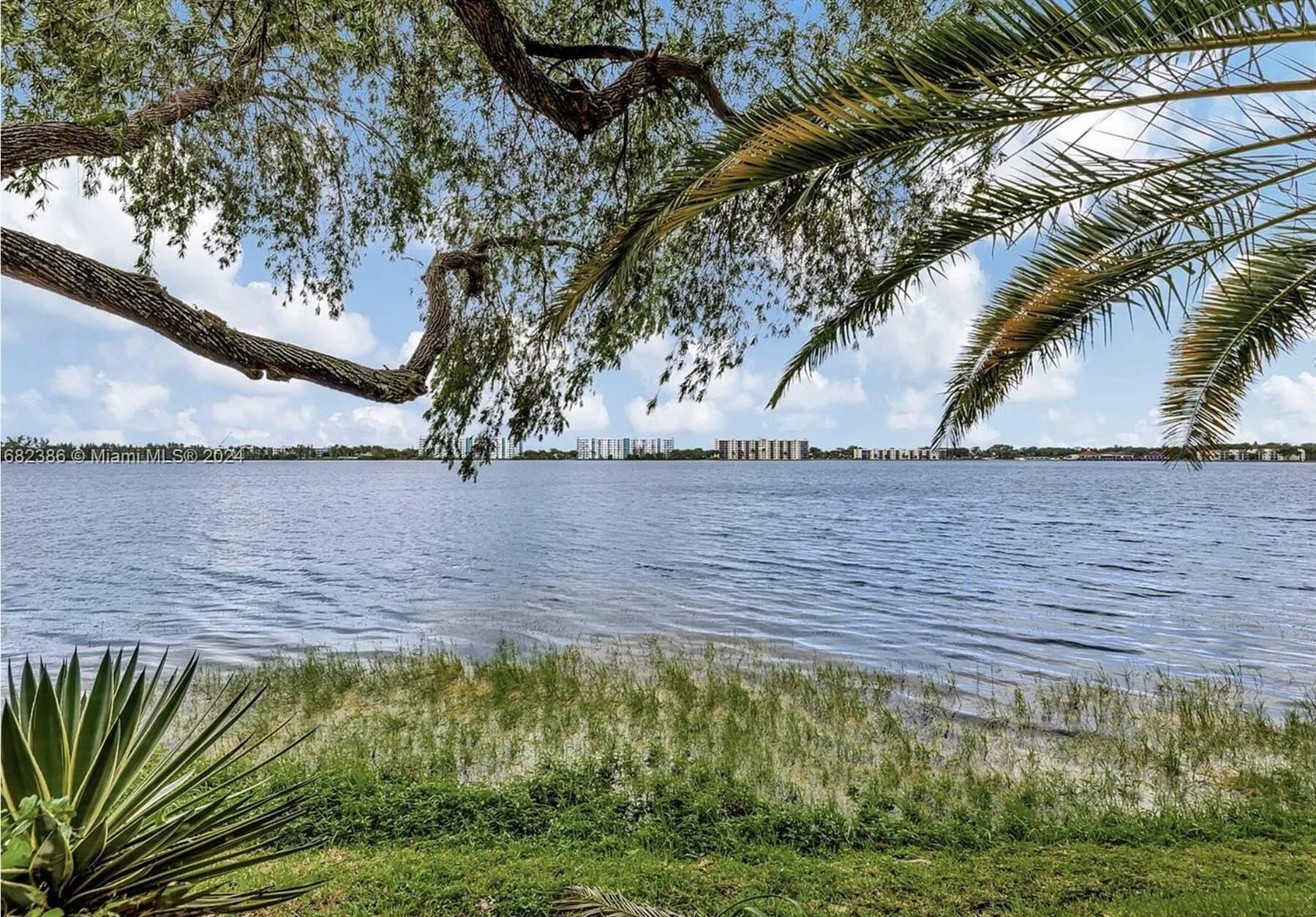 LAKE EMERALD CONDOMINIUM NO SIX - Residential