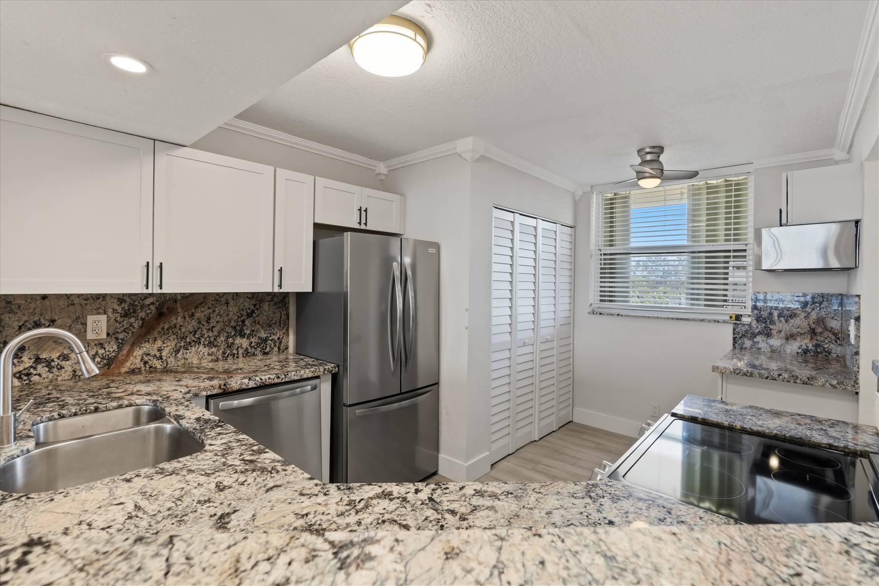 LAKE EMERALD CONDOMINIUM NO SIX - Residential