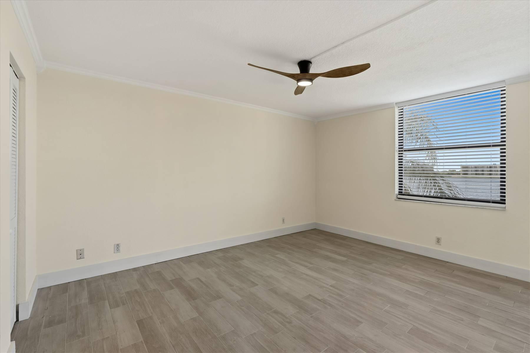 LAKE EMERALD CONDOMINIUM NO SIX - Residential