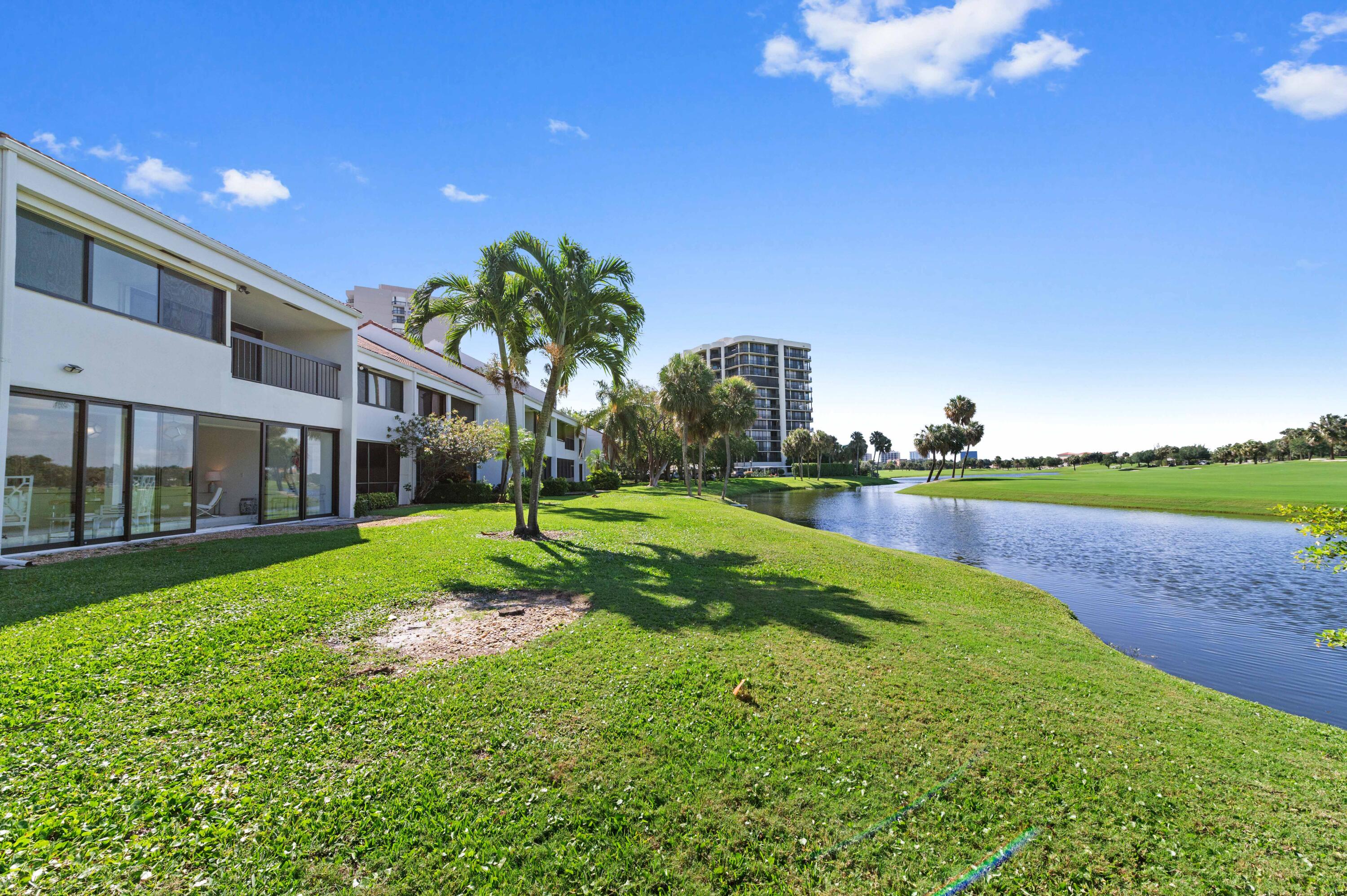 PARLIAMENT GOLF VILLAS CONDO - Residential