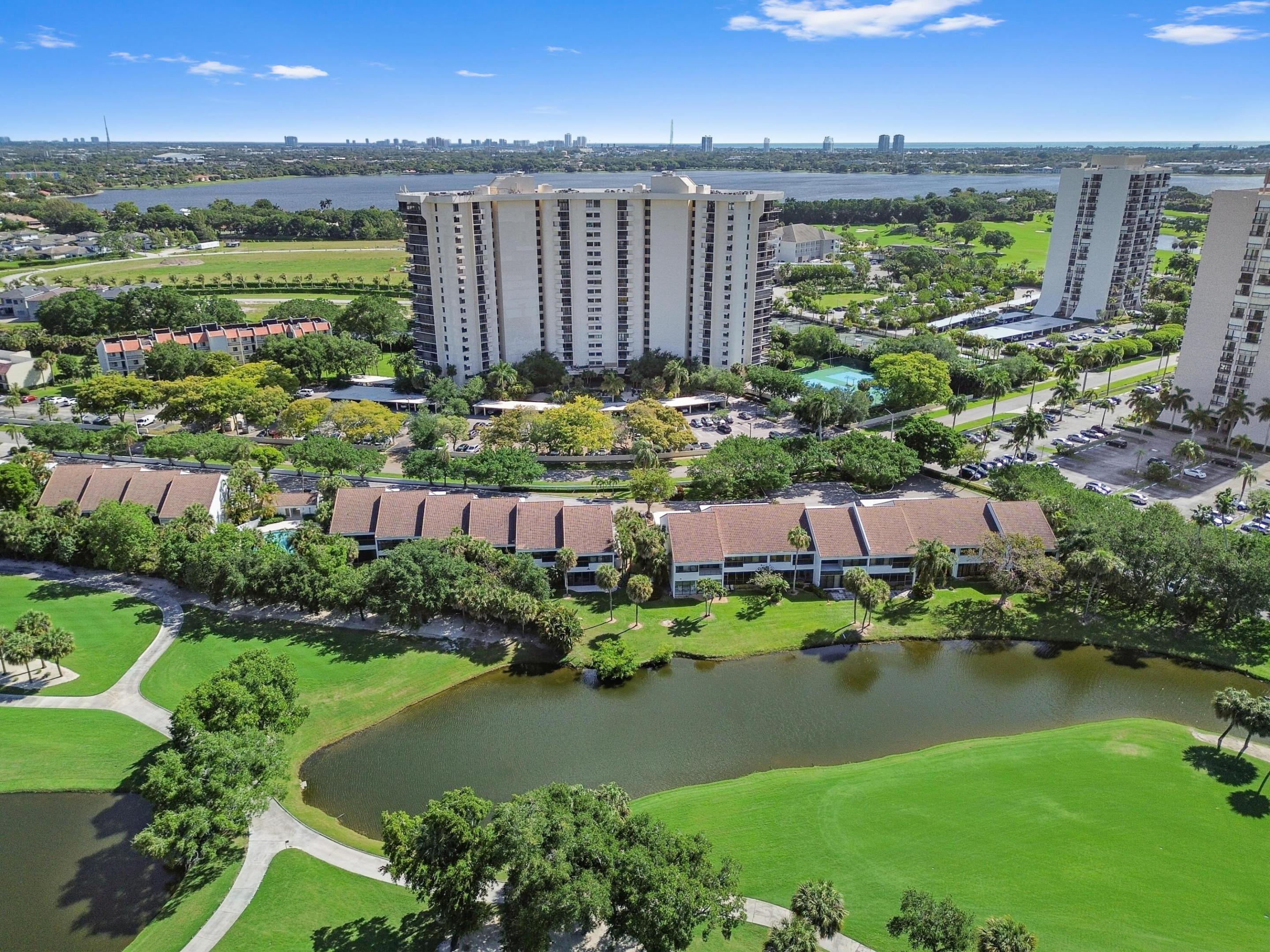 PARLIAMENT GOLF VILLAS CONDO - Residential