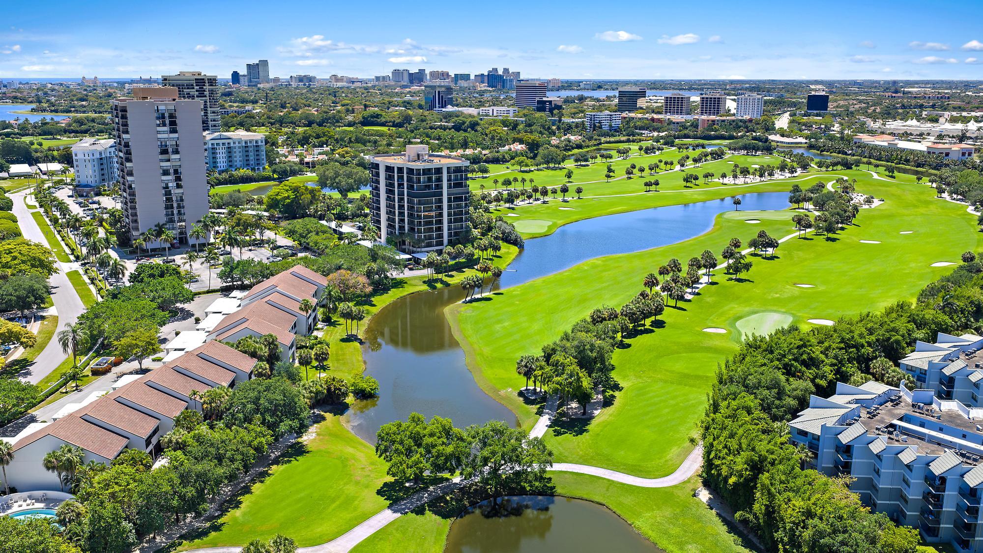 PARLIAMENT GOLF VILLAS CONDO - Residential