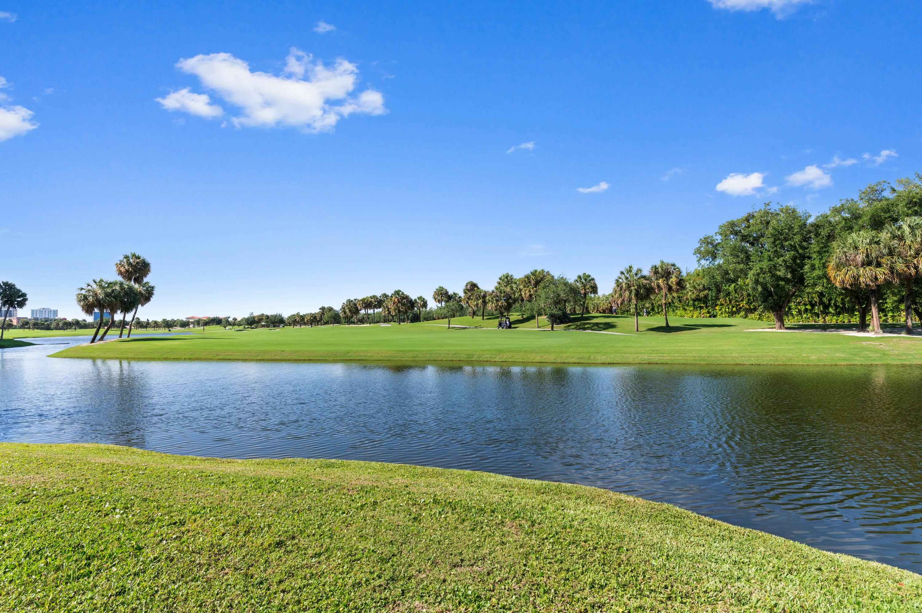 PARLIAMENT GOLF VILLAS CONDO - Residential