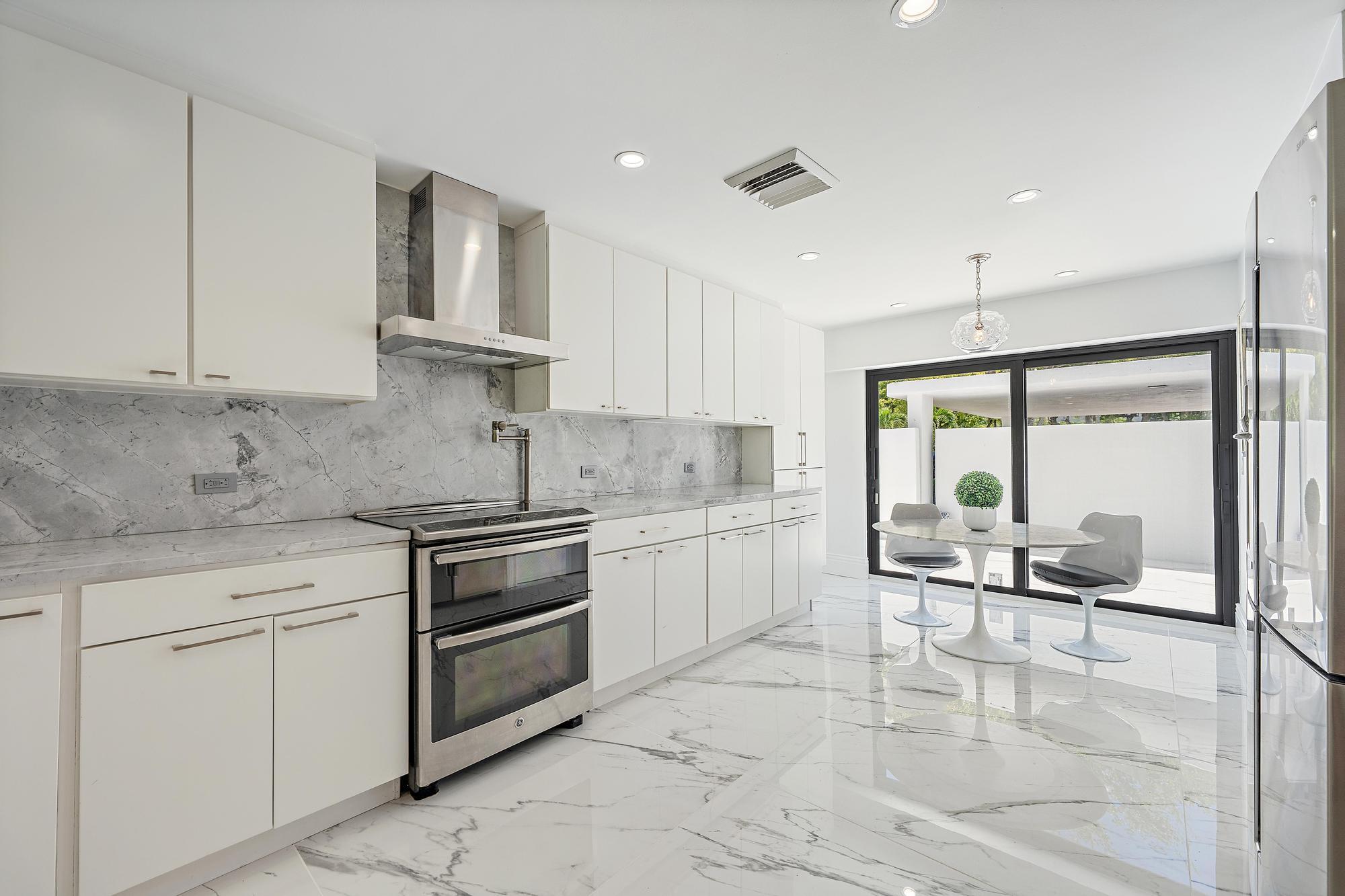 PARLIAMENT GOLF VILLAS CONDO - Residential