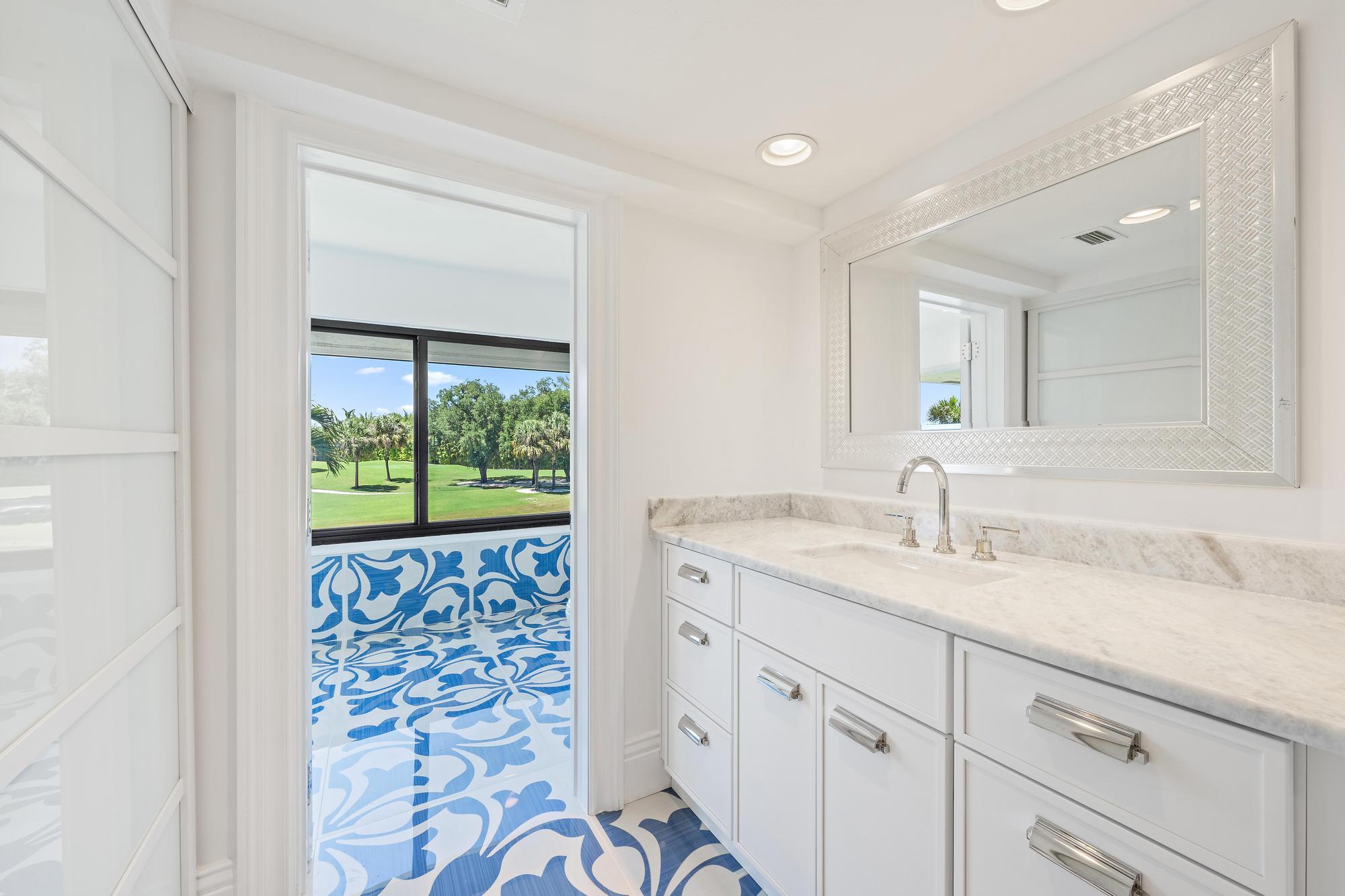 PARLIAMENT GOLF VILLAS CONDO - Residential