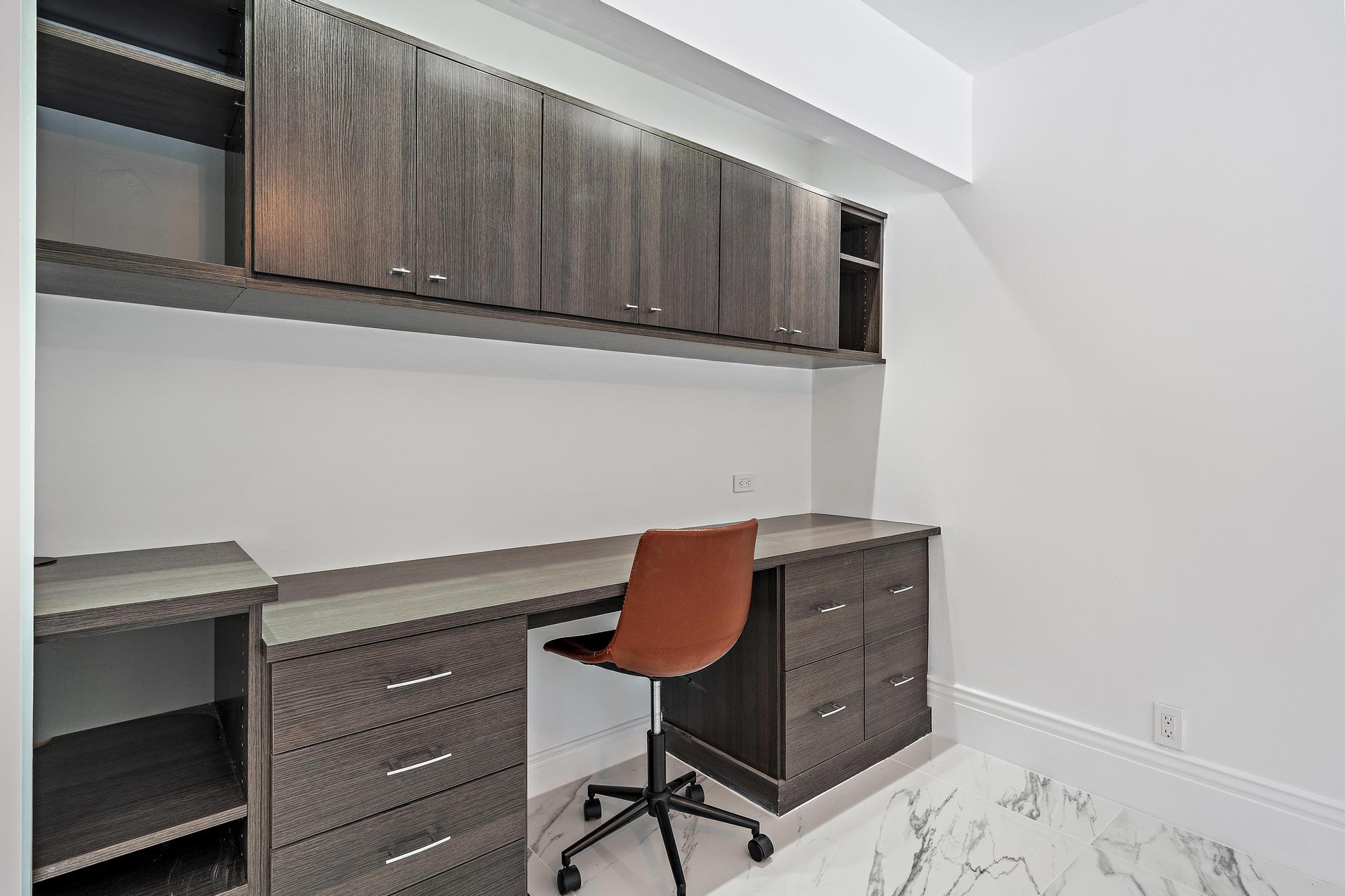 PARLIAMENT GOLF VILLAS CONDO - Residential