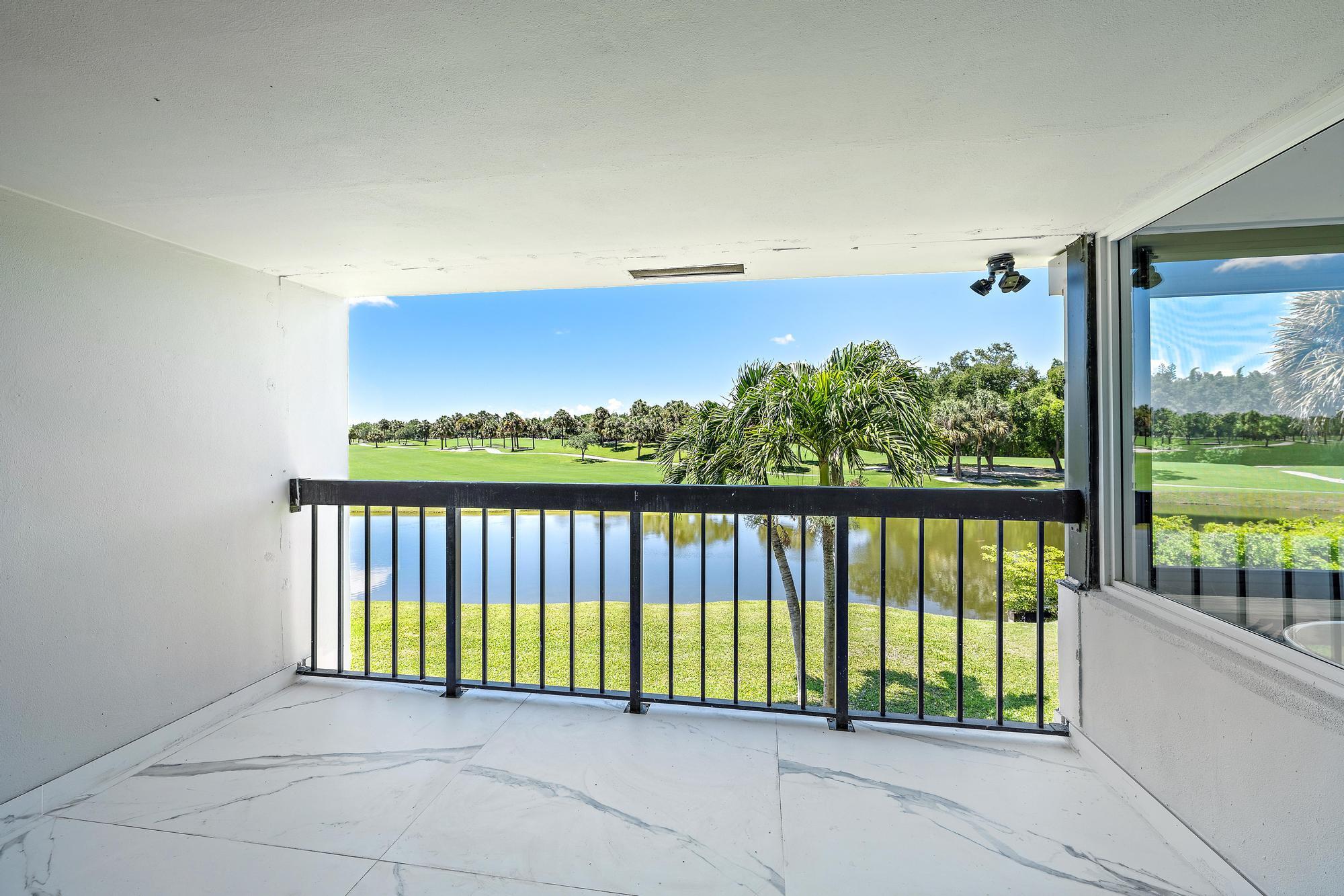 PARLIAMENT GOLF VILLAS CONDO - Residential