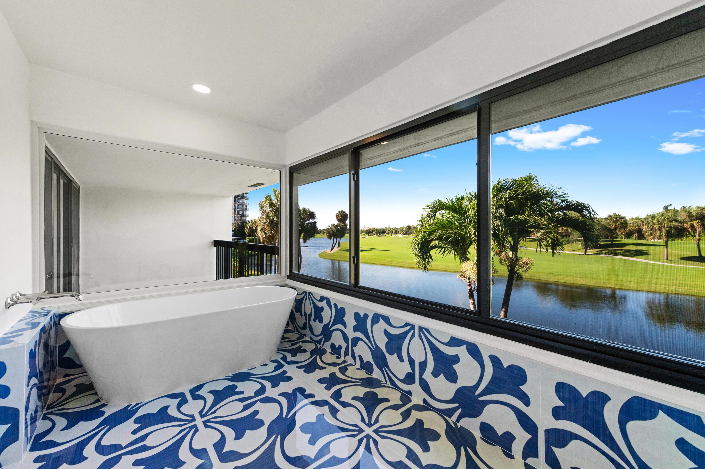 PARLIAMENT GOLF VILLAS CONDO - Residential