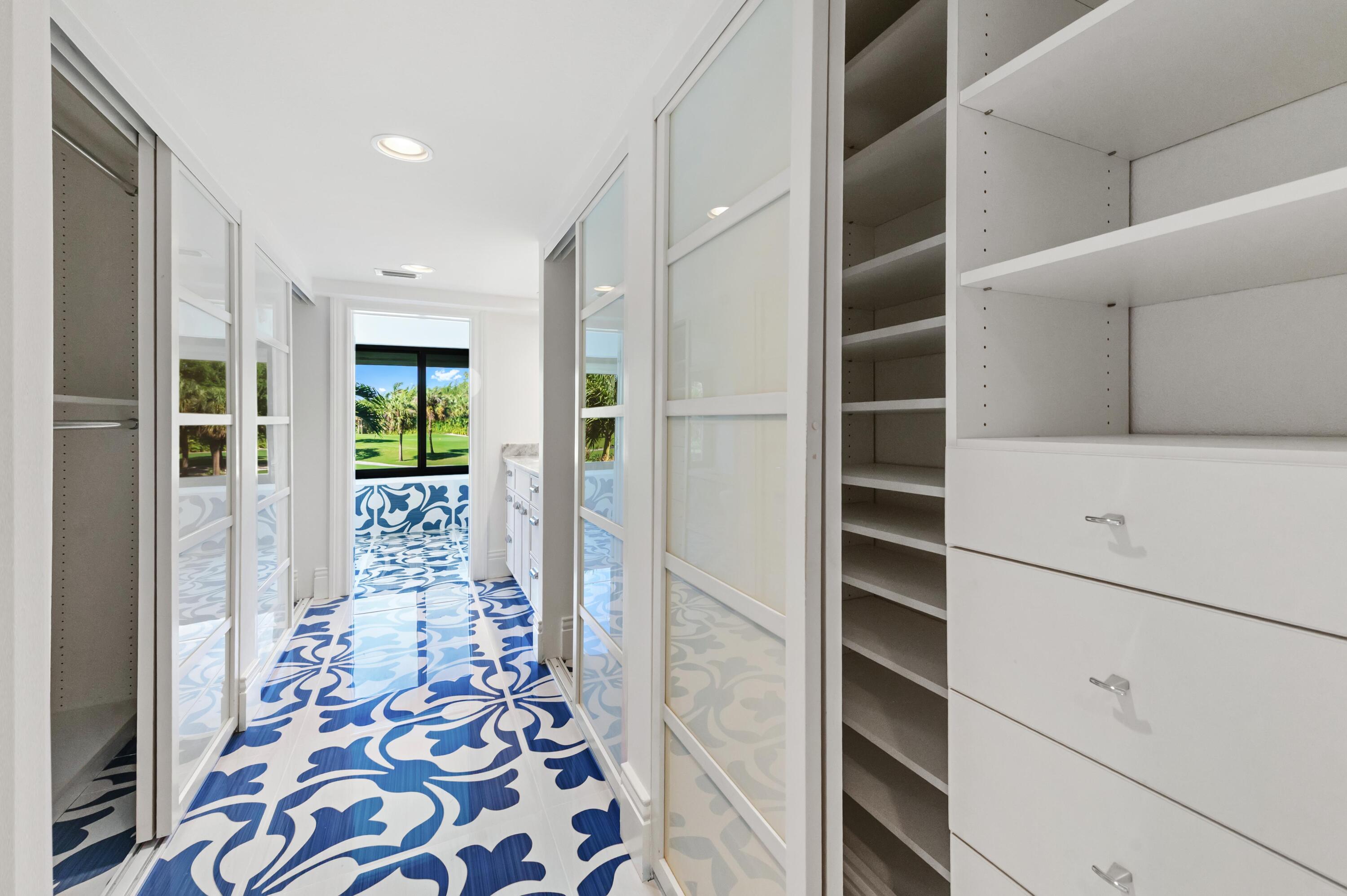 PARLIAMENT GOLF VILLAS CONDO - Residential