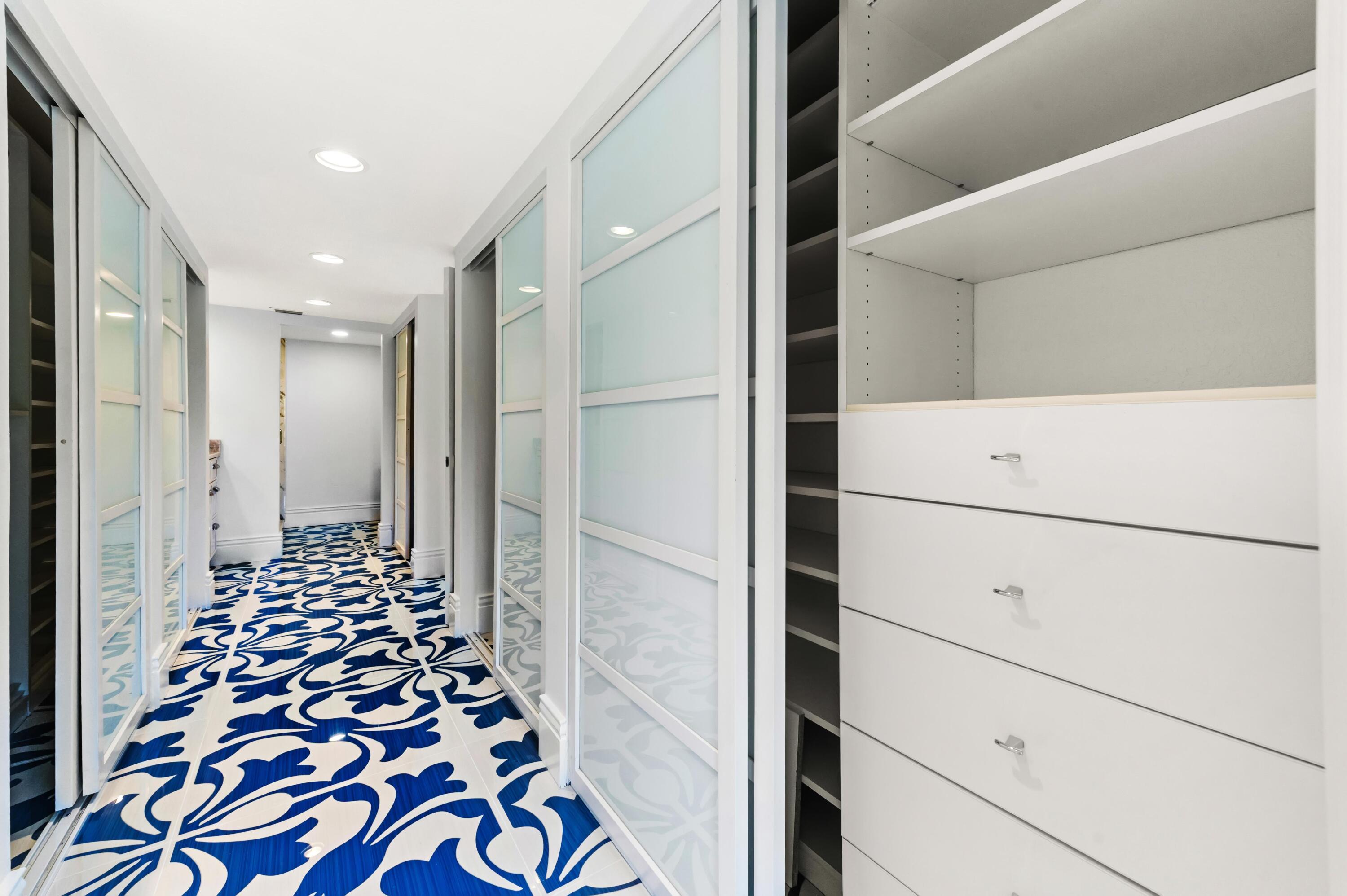 PARLIAMENT GOLF VILLAS CONDO - Residential